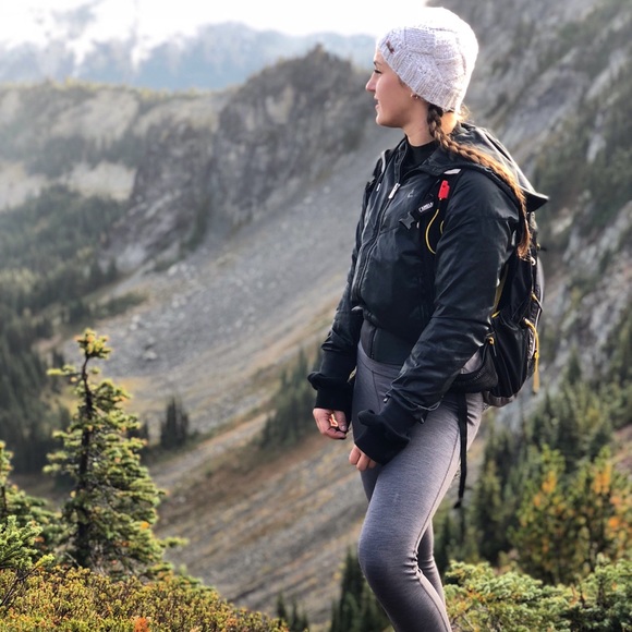 Welcome to my closet 💁🏻♀️🛍 - Picture 3 of 7